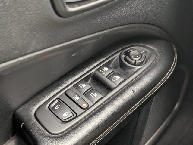 Used 2021 Jeep Compass Latitude FWD image 21