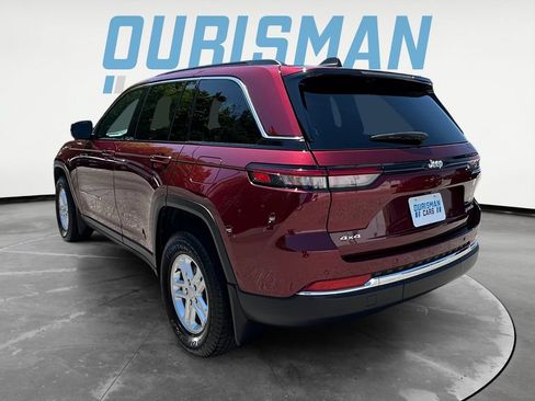 Used 2025 Jeep Grand Cherokee Laredo w/ MOPAR Finishing Package AWD/4WD image 4