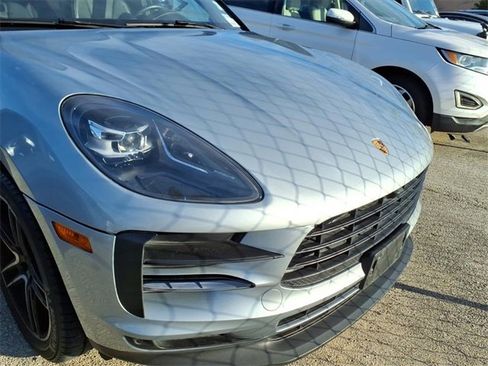 Used 2021 Porsche Macan image 3