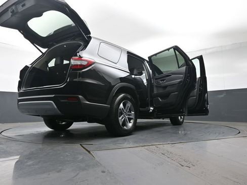 Certified 2025 Honda Pilot EX-L image 50