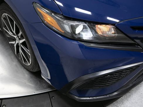 Used 2023 Toyota Camry SE image 12