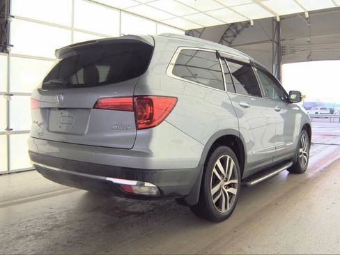 Used 2017 Honda Pilot Elite image 2