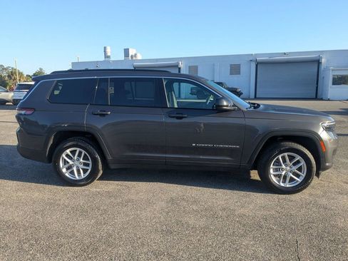 Used 2024 Jeep Grand Cherokee L Laredo RWD image 3