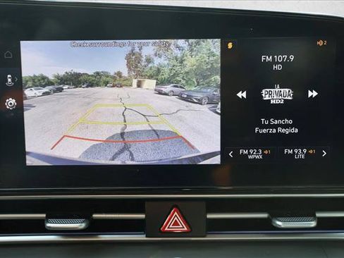 Used 2024 Hyundai Elantra SEL FWD image 18