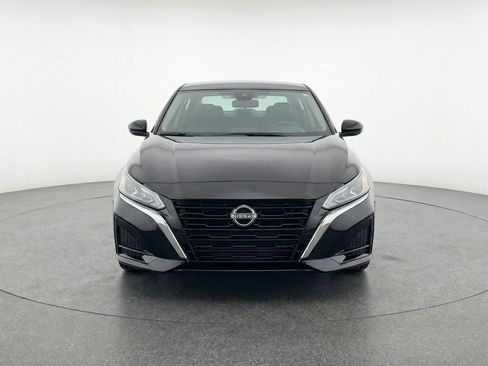Used 2025 Nissan Altima 2.5 SV image 2