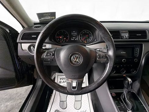 Used 2014 Volkswagen Passat TDI SE FWD image 11