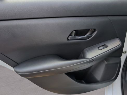 Used 2024 Nissan Sentra S FWD image 31
