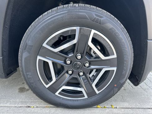New 2026 Jeep Cherokee Limited AWD/4WD image 8