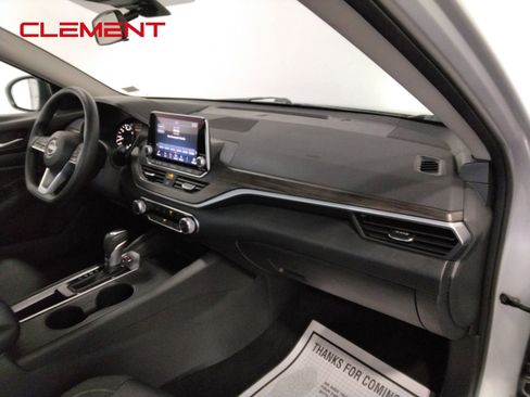 Used 2025 Nissan Altima 2.5 SV image 38