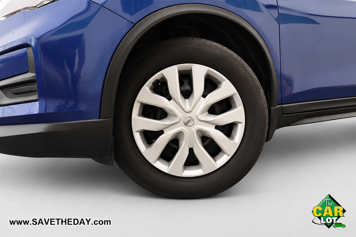 Used 2020 Nissan Rogue S FWD image 3
