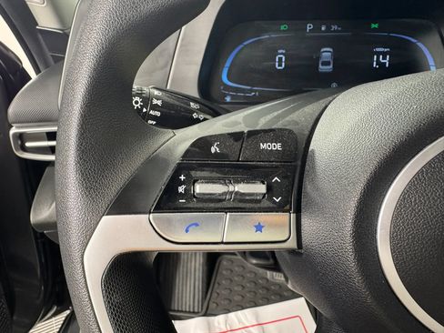 Used 2024 Hyundai Elantra SE FWD image 15