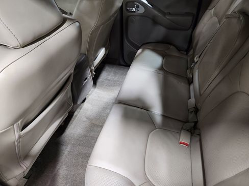 Used 2017 Nissan Frontier SL image 52