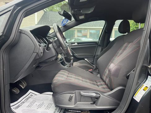 Used 2017 Volkswagen GTI S FWD image 19