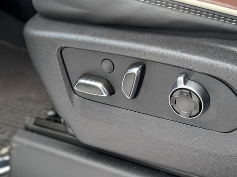 Used 2025 GMC Sierra 1500 Denali Ultimate image 41