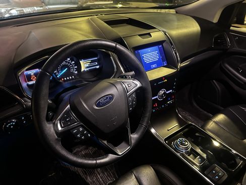 Used 2020 Ford Edge Titanium w/ Equipment Group 301A image 5