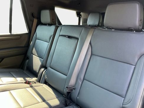 Used 2025 Chevrolet Tahoe LT AWD/4WD image 14