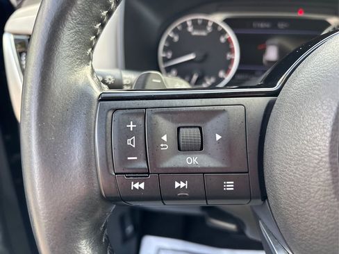 Used 2022 Nissan Rogue SV w/ SV Premium Package image 37