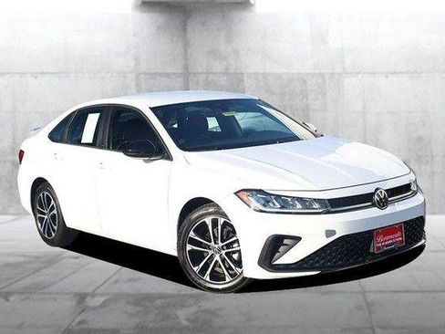 Used 2025 Volkswagen Jetta Sport FWD image 2