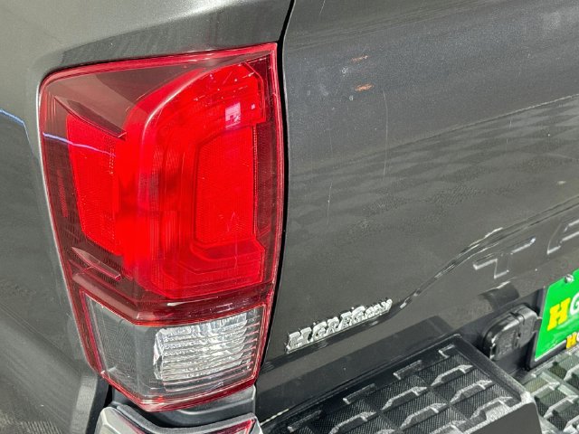 Used 2019 Toyota Tacoma SR5 RWD image 32