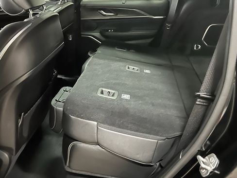 Used 2023 Jeep Grand Cherokee Overland w/ Advanced Protech Group III image 8