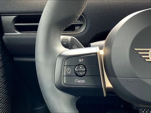 Used 2025 MINI Cooper S FWD image 19