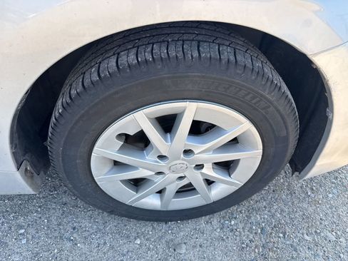 Used 2014 Toyota Prius V Three image 5