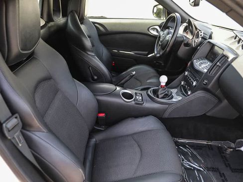Used 2014 Nissan 370Z Touring w/ Sport Package RWD image 16