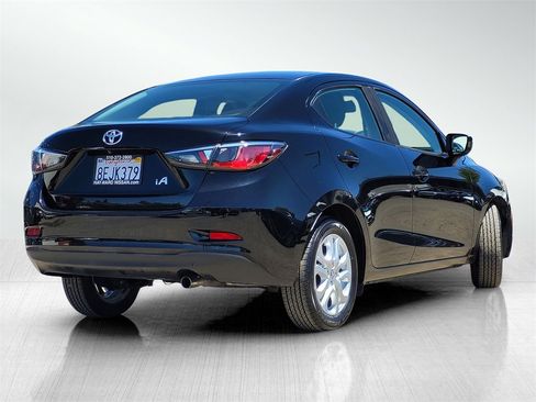 Used 2018 Toyota Yaris iA image 4