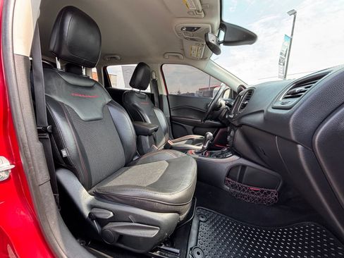 Used 2019 Jeep Compass Trailhawk w/ Cold Weather Group AWD/4WD image 24
