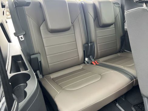 Certified 2025 Volkswagen Atlas SEL image 24