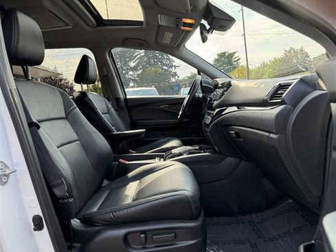 Used 2020 Honda Pilot Touring image 23