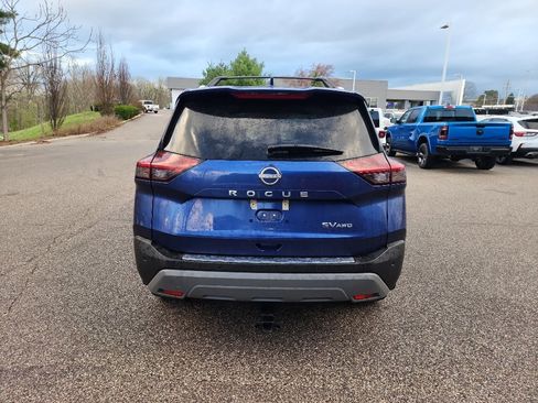 Used 2023 Nissan Rogue SV w/ SV Premium B Package image 6