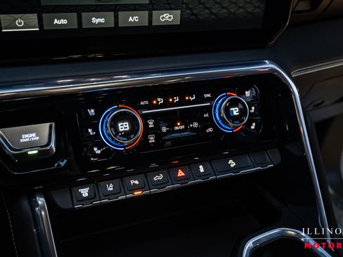 Used 2025 GMC Sierra 3500 Denali Ultimate image 25