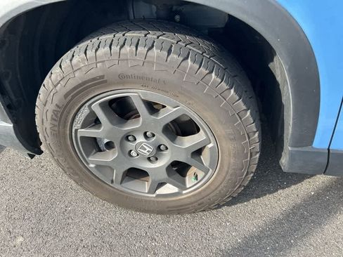 Used 2025 Honda Pilot TrailSport image 25