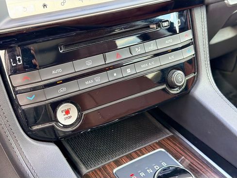 Used 2018 Jaguar F-PACE Portfolio image 34