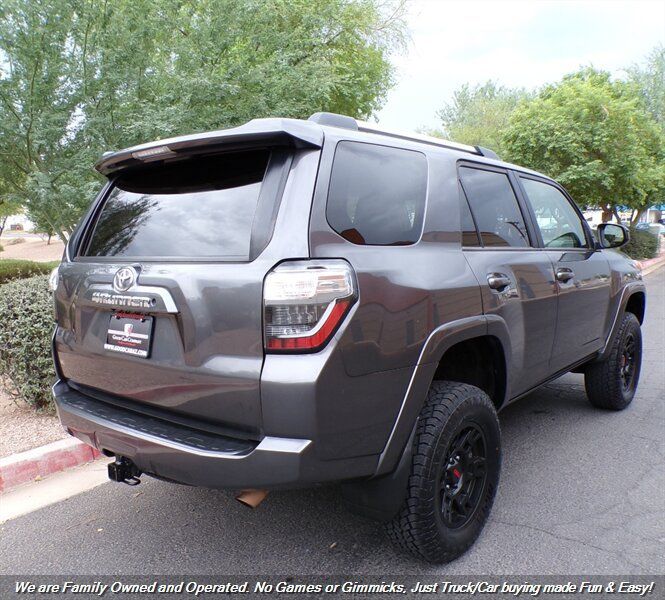 Used 2020 Toyota 4Runner SR5 AWD/4WD image 7