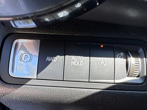 Used 2025 Chevrolet Equinox LT AWD/4WD image 24
