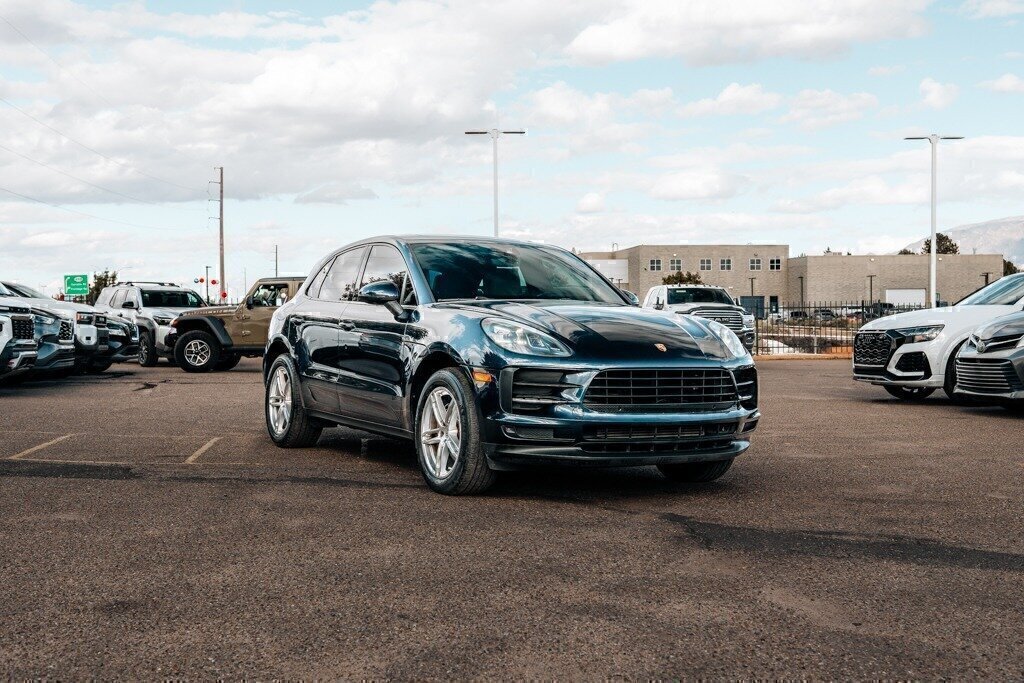 Used 2020 Porsche Macan AWD/4WD image 1