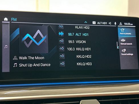 Used 2023 BMW 530e w/ Convenience Package image 21