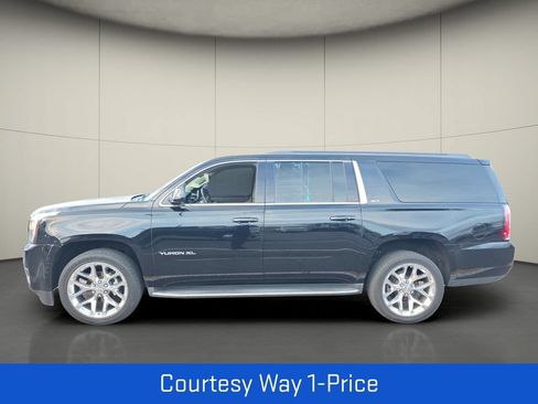 Used 2016 GMC Yukon XL SLT w/ Open Road Package AWD/4WD image 6