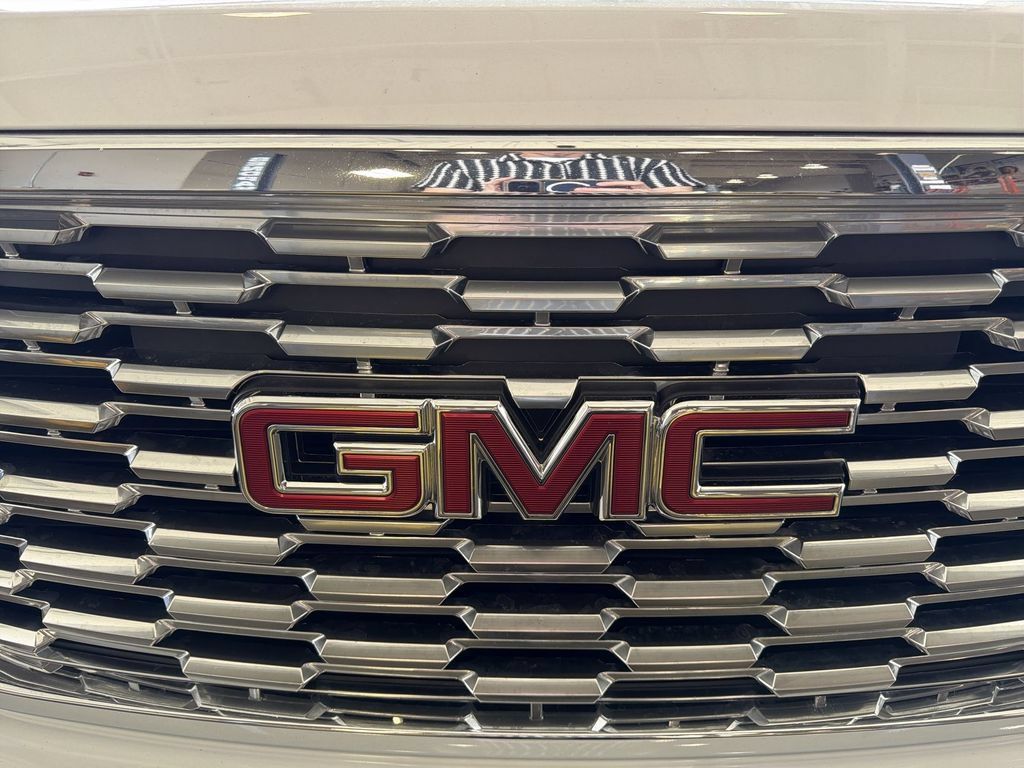 Certified 2020 GMC Yukon Denali w/ Denali Ultimate Package AWD/4WD image 33