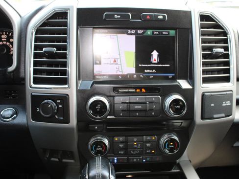 Used 2015 Ford F150 Lariat w/ Equipment Group 502A Luxury image 10