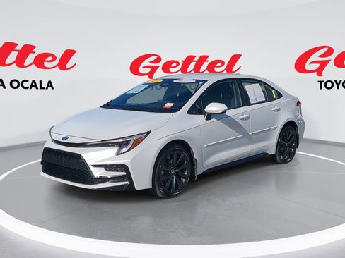 Used 2024 Toyota Corolla SE image 1