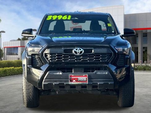 Used 2024 Toyota Tacoma TRD Off-Road image 10
