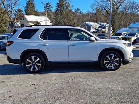 Used 2024 Honda Pilot Touring image 7