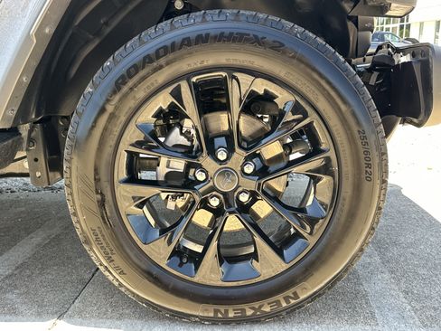 Used 2025 Jeep Wrangler Unlimited Sahara AWD/4WD image 13