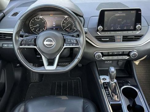 Used 2024 Nissan Altima 2.5 SR FWD image 9