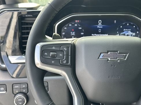 Used 2025 Chevrolet Silverado 1500 LT Trail Boss w/ Convenience Package II AWD/4WD image 28