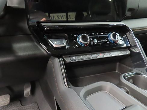 Used 2025 GMC Sierra 2500 AT4 w/ AT4 Premium Plus Package image 69