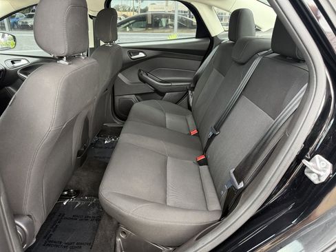 Used 2018 Ford Focus SE FWD image 15